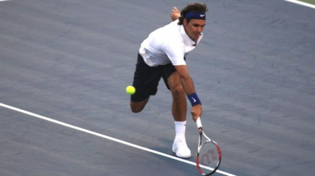 Just when we started to think Roger Federer had regained his form and fitness he loses his opening match in Toronto.