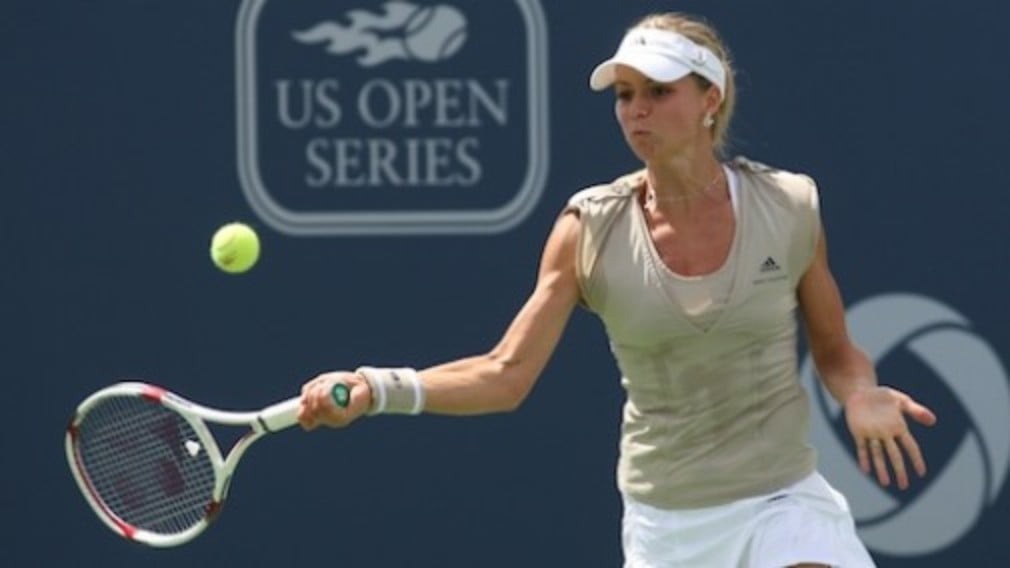 There were no upsets in Cincinnati or Washington on Monday as Maria Kirilenko and Tommy Haas both won.