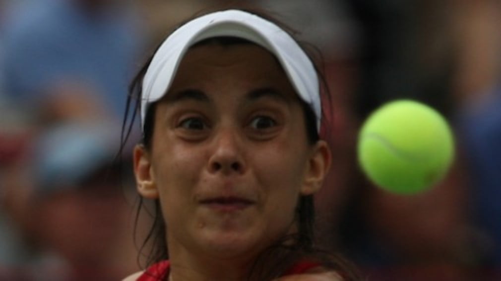 Bad day at the office for Marion Bartoli as she pulls out of her first round match in Cincinnati with abdominal pains...