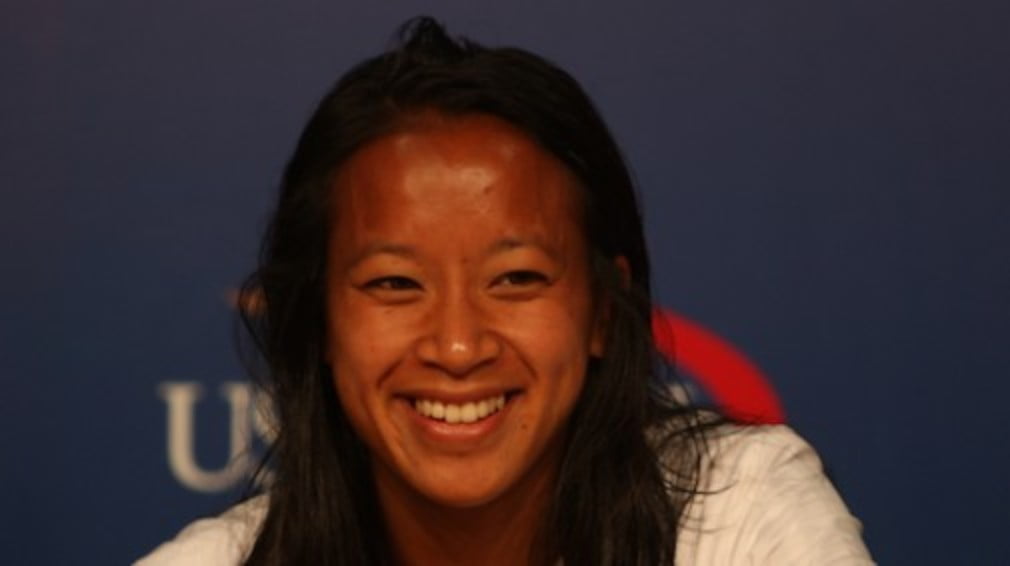Tennishead blogger Anne Keothavong is into the third round of the US Open after beating 25th seed Francesca Schiavone.