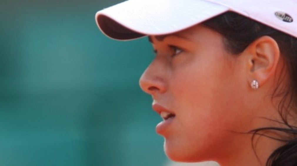 A Serbian shrink believes that a relationship could help the French Open champ get out of her slump. Any takers?