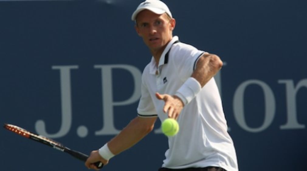 Russian Nikolay Davydenko has been confirmed as the fifth man to qualify for the ATP's Tennis Masters Cup in China.
