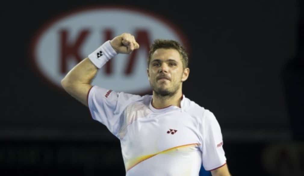 Stanislas Wawrinka admits he would love to play compatriot Roger Federer in SundayÈs Australian Open final after beating Tomas Berdych in four sets