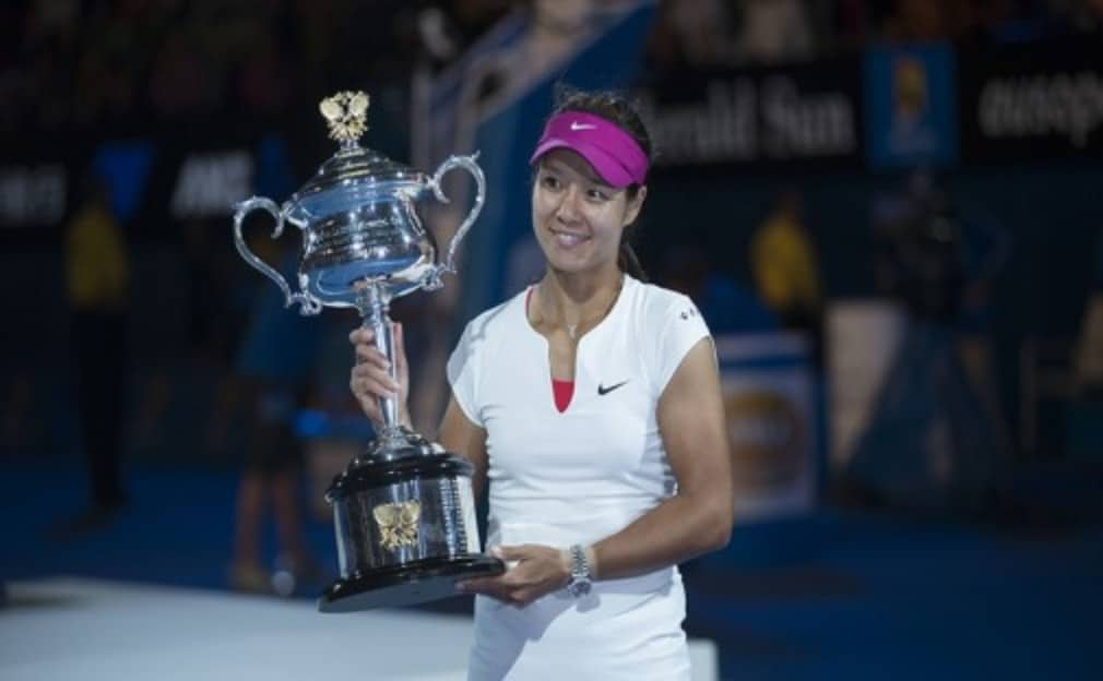 In a match that lasted one hour and 37 minutes Li Na defeated Slovakian Dominika Cibulkova 7-6 (3) 6-0 to add the Australian Open title to her 2011 Roland Garros Championship.