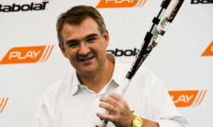 The worldÈs first interactive tennis racket could feature at this yearÈs Championships as the Babolat Pure Drive Play goes on sale on May 19