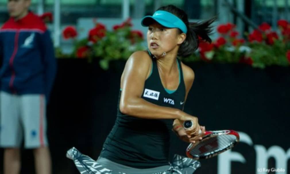 Zhang Shuai conquered her grass-court nerves to stun No.3 seed Sloane Stephens and advance to the semi-finals of the Aegon Classic