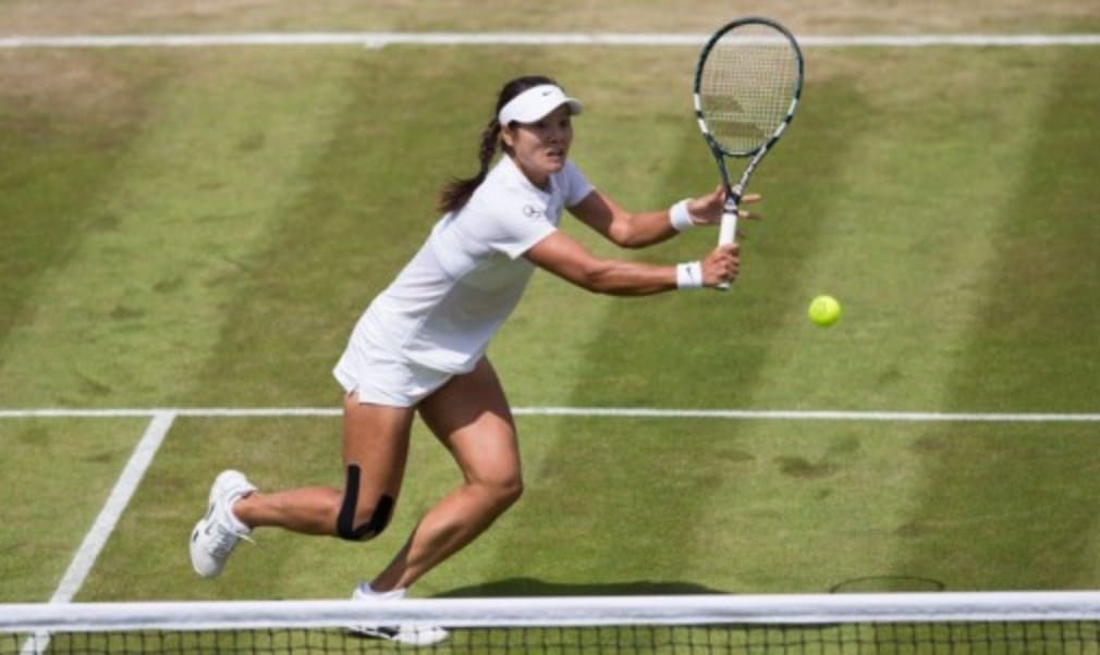 Li Na says she is not looking beyond her next match after an impressive second-round win but Victoria Azarenka was beaten at Wimbledon on Wednesday