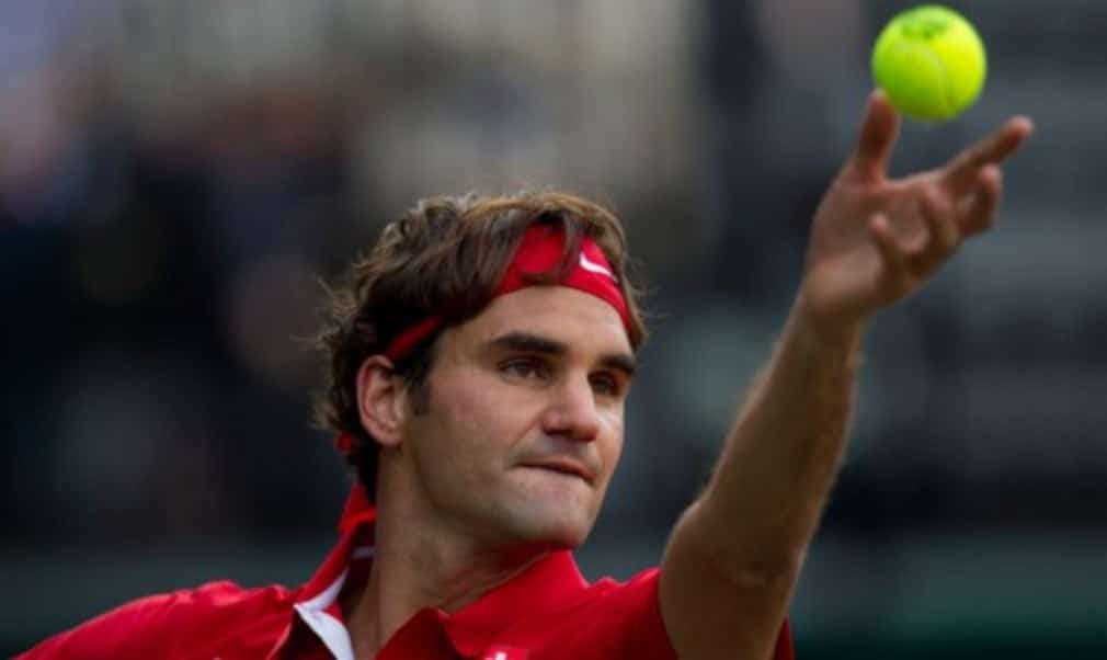 Roger Federer kept his Davis Cup dream alive as he helped Switzerland reach the final
