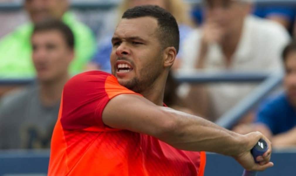 Jo-Wilfried TsongaÈs hopes of qualifying for the Barclays ATP World Tour Finals have all but faded after the Frenchman was forced to withdraw from this weekÈs Shanghai Masters