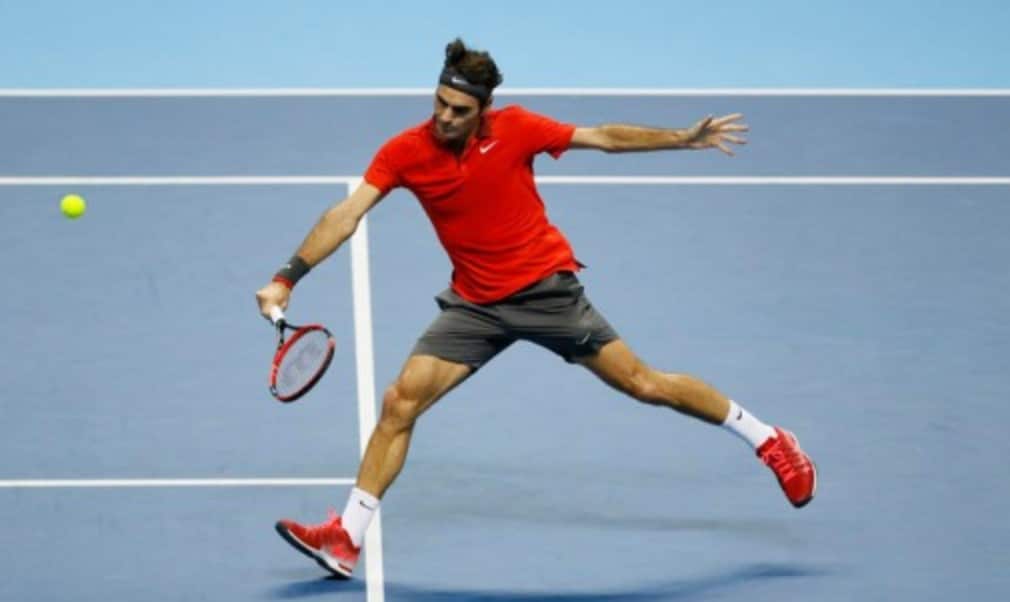 Andy MurrayÈs season came to an end at the hands of Roger Federer as the six-time champion became the first man to book his place in the last four at the Barclays ATP World Tour Finals