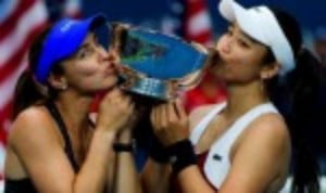 Martina Hingis and Yung-Jan Chan cruised to the US Open womenÈs doubles title with a comprehensive 6-3 6-2 success over Lucie Hradecka and Katerina Siniakova