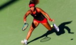 Naomi OsakaÈs fine start to spring continued with a dominant 6-3 6-2 victory over Serena Williams in the first round of the Miami Open