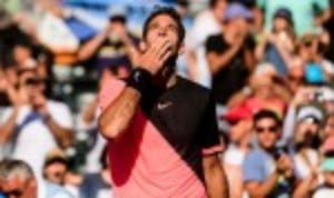 Juan Martin del Potro notched a 13th consecutive victory as he swept past Kei Nishikori 6-2 6-2 in the third round of the Miami Open