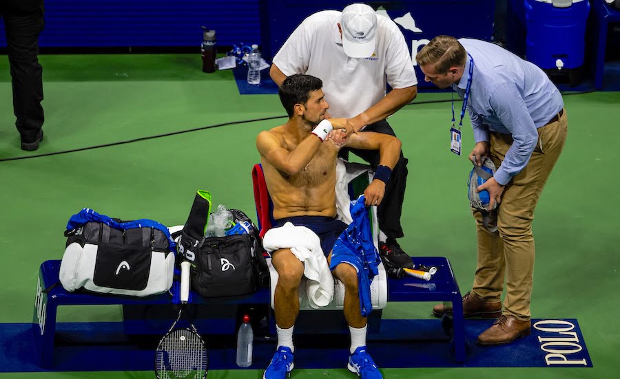 Novak Djokovic injured shoulder US Open 2019.jpg