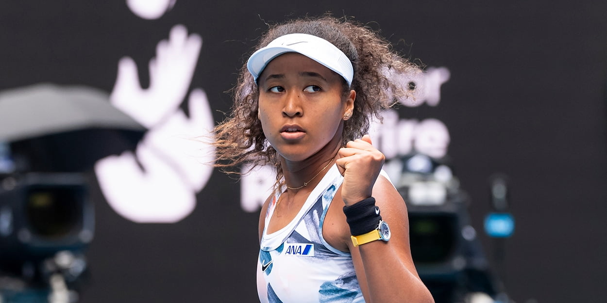 Naomi Osaka struggling