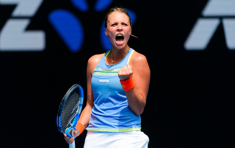 Anett Kontaveit screams with determination at the 2020 Australian Open