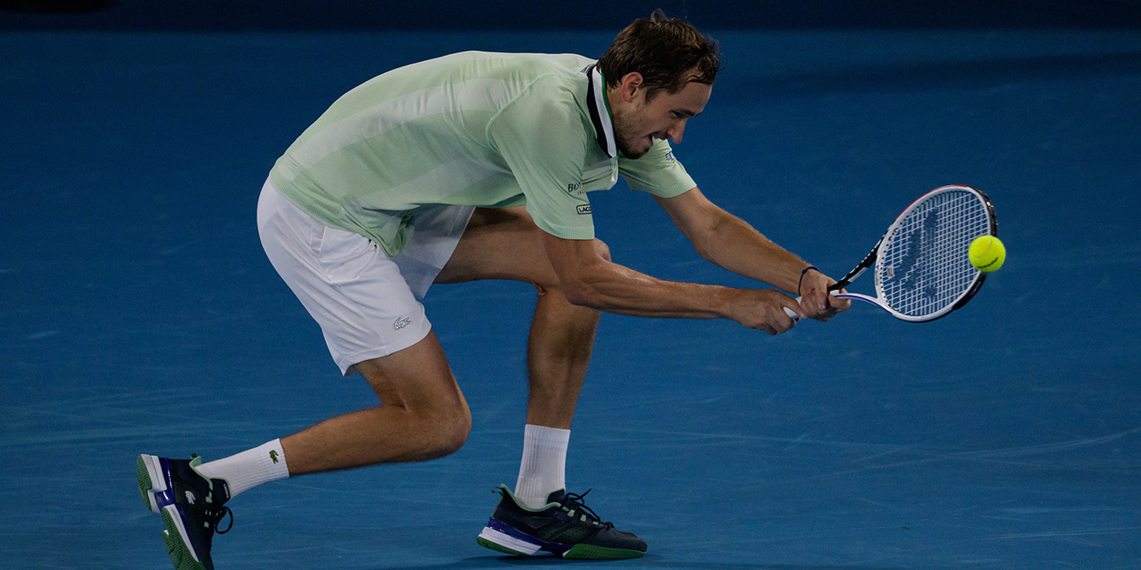 Daniil Medvedev backhand defence